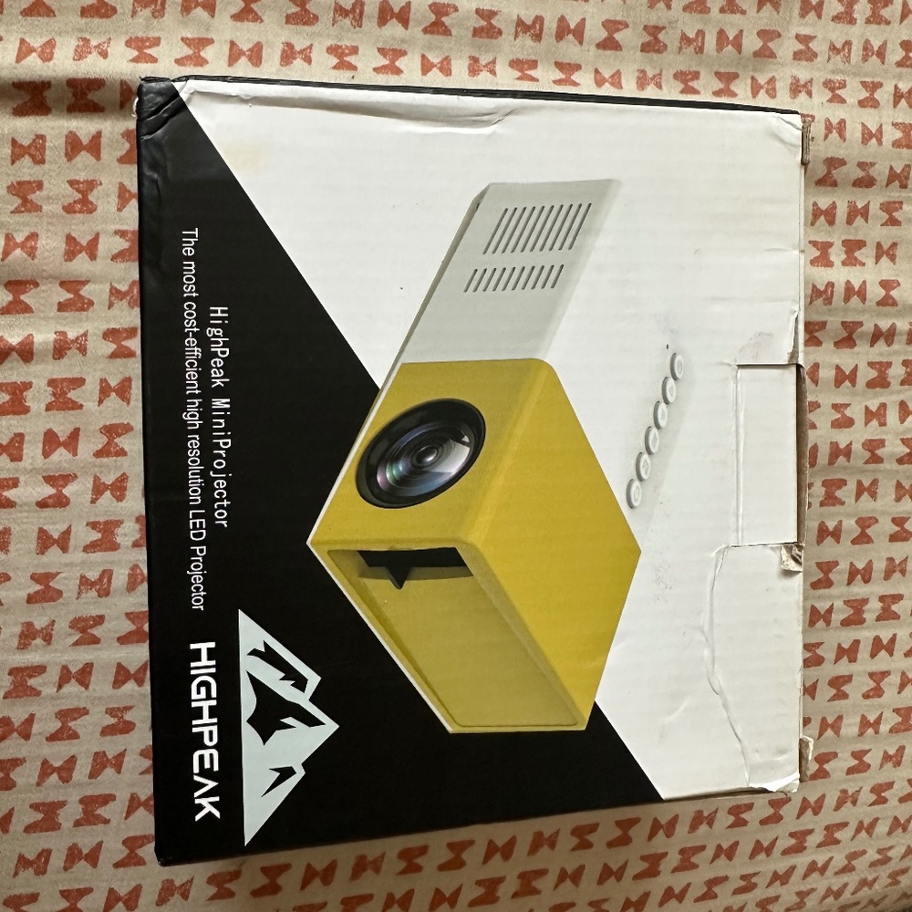HighPeak Mini Projector
